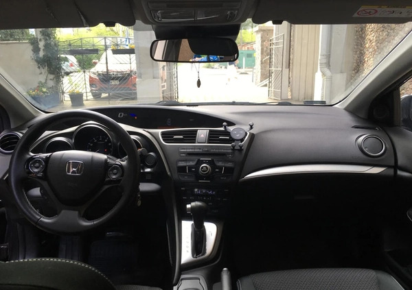 Honda Civic cena 72900 przebieg: 58000, rok produkcji 2017 z Gdynia małe 154